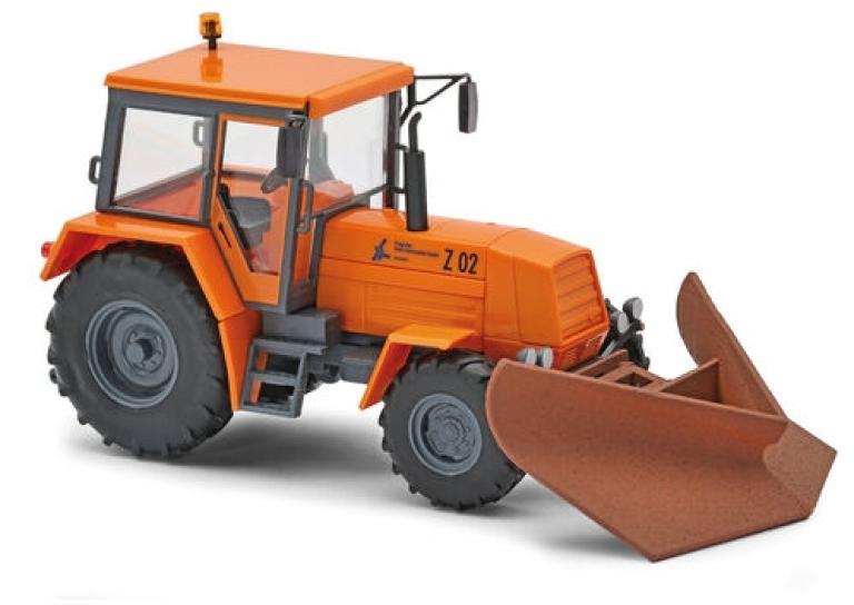 Traktor Fortschritt ZT 323 A, Flughafen Berlin mit Schneepflug